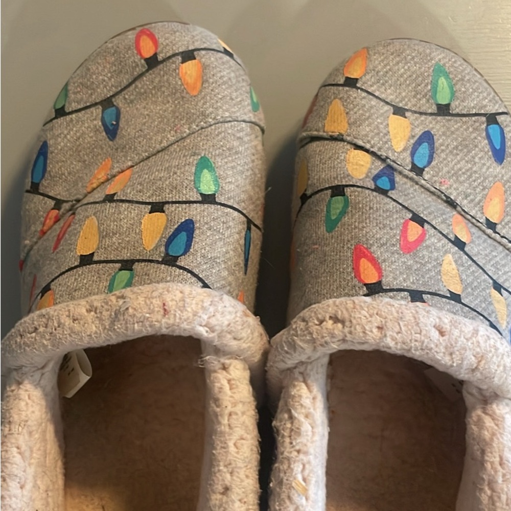 Tom’s slippers